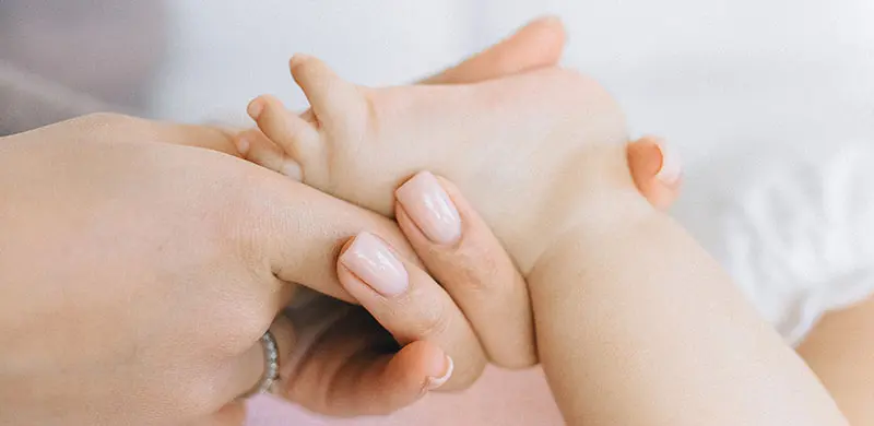 prendre soin de la peau de bébé au naturel avec le savon d'Alep